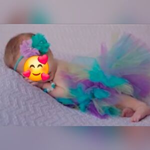 NEW - Tutu Skirt & Headband for baby photos (0-3 Months)